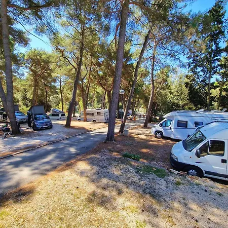 Camping Porton Nature Hideouts Pitches *