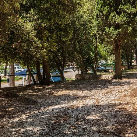 Camping Porton Nature Hideouts Pitches